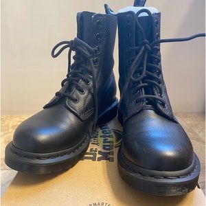 Dr. Martens 1460 Pascal Mono black combat boots size 8US